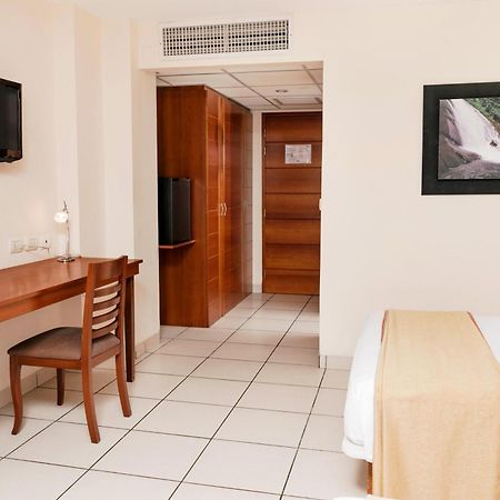 Wyndham Costa Del Sol Пукальпа Экстерьер фото