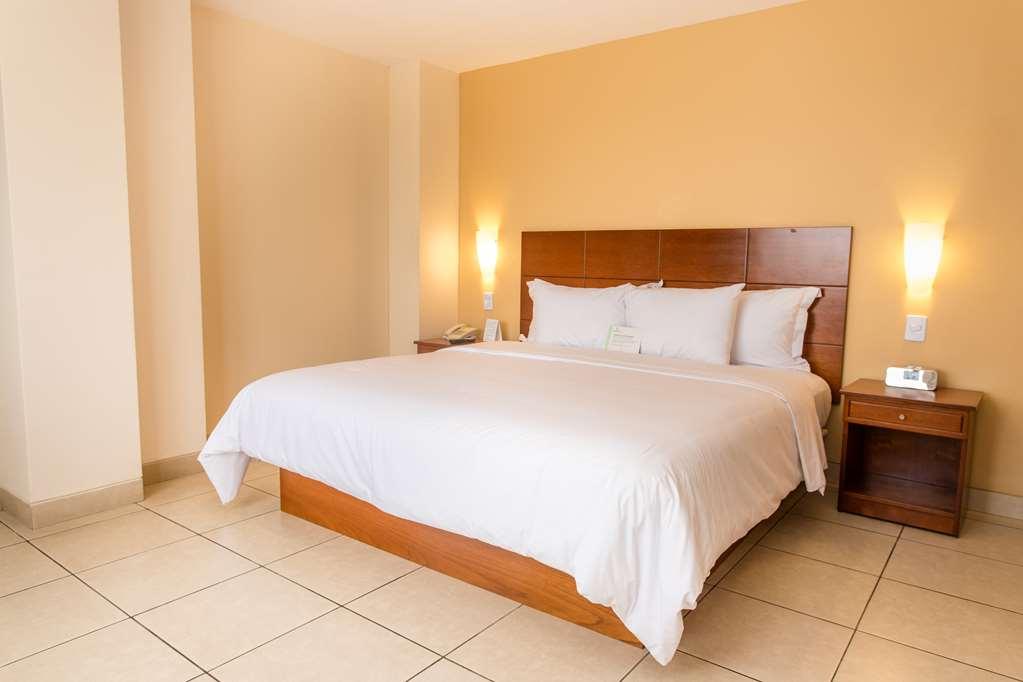 Wyndham Costa Del Sol Пукальпа Номер фото A bedroom at the hotel