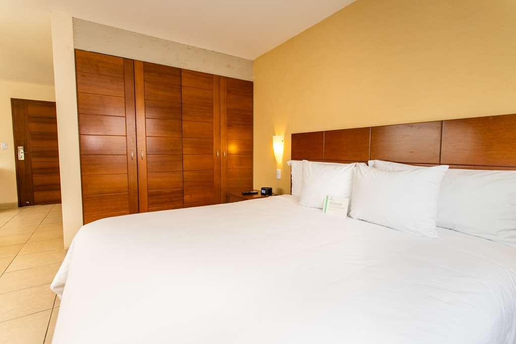 Wyndham Costa Del Sol Пукальпа Номер фото A bedroom at the hotel