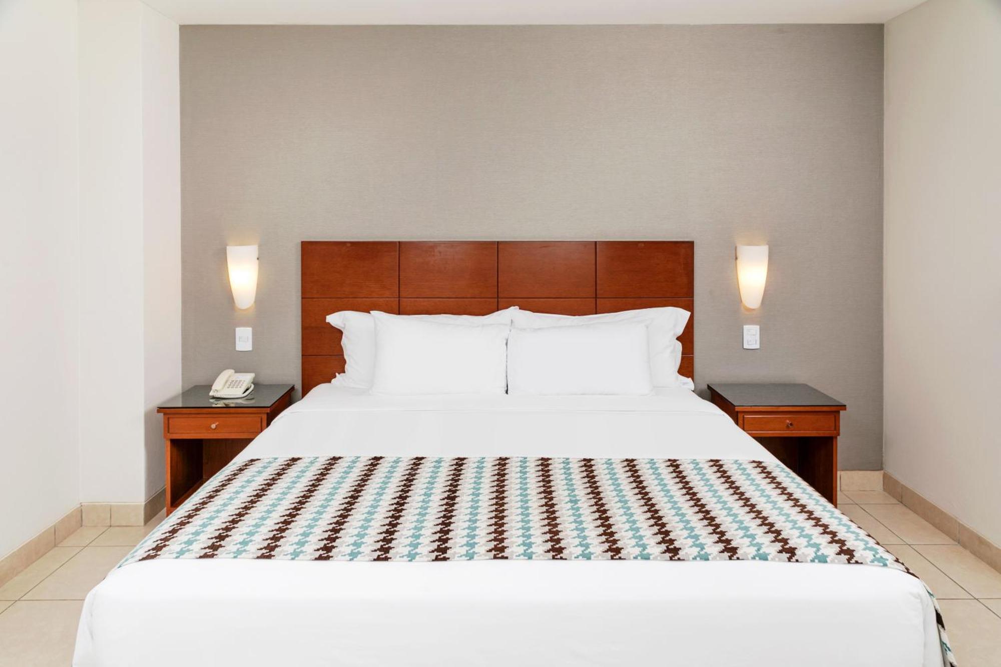 Wyndham Costa Del Sol Пукальпа Экстерьер фото
