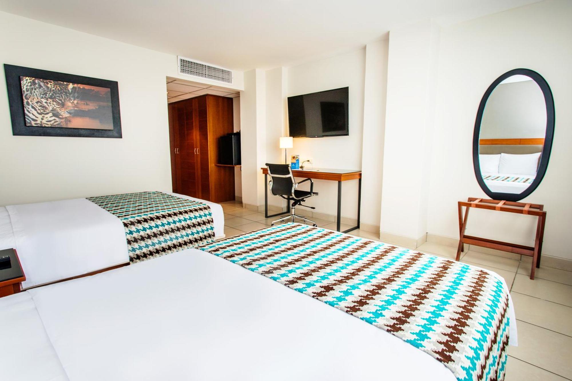 Wyndham Costa Del Sol Пукальпа Экстерьер фото