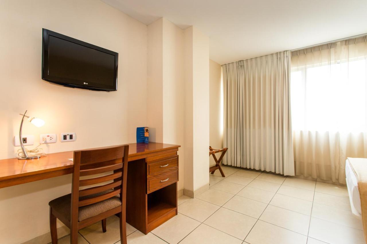 Wyndham Costa Del Sol Пукальпа Экстерьер фото A room at the hotel