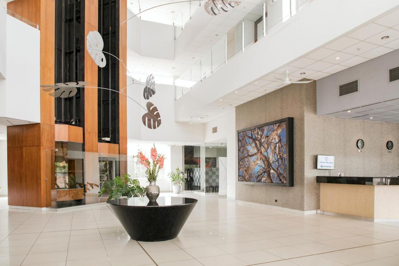 Wyndham Costa Del Sol Пукальпа Экстерьер фото Interior of the hospital