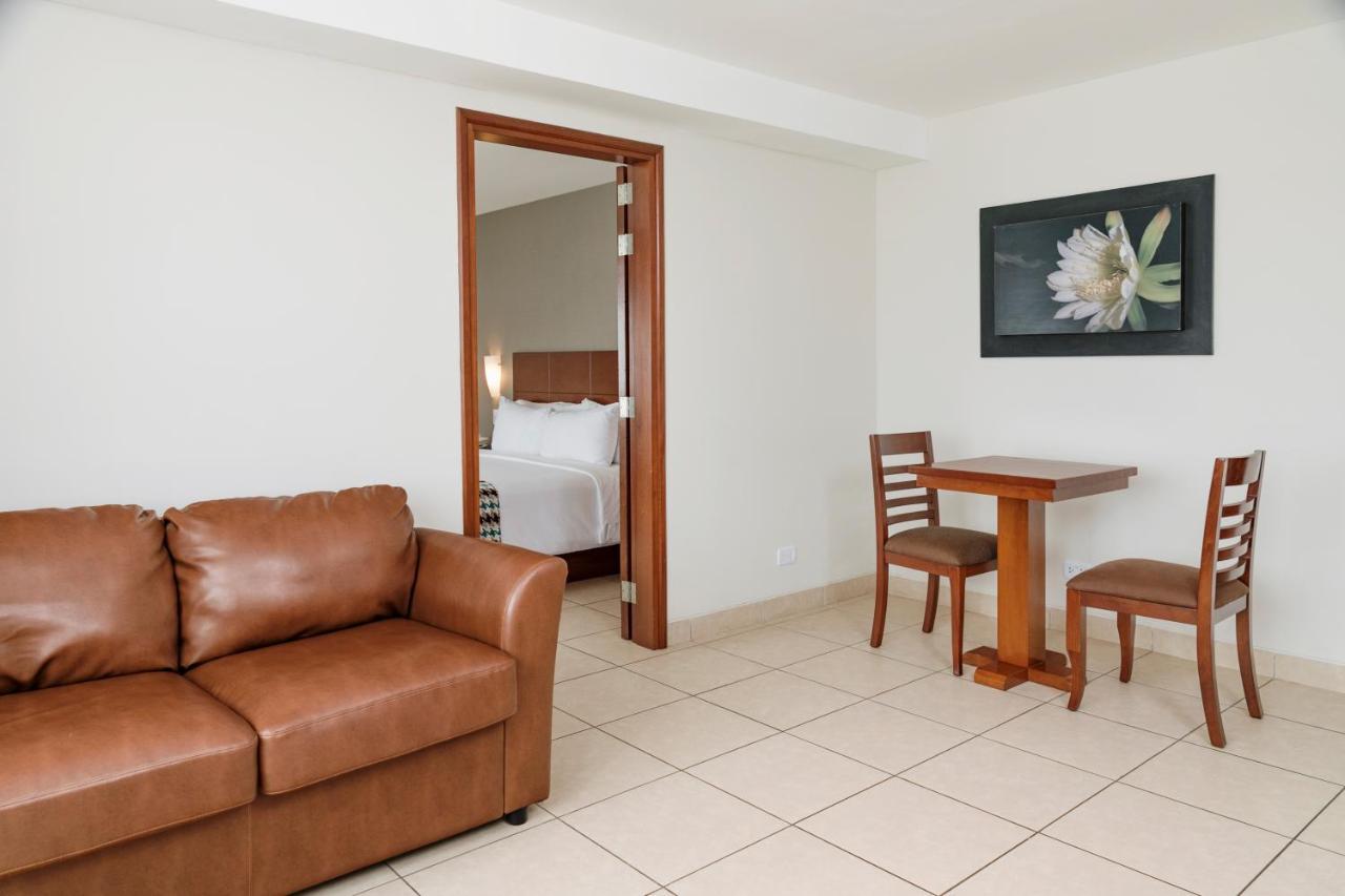 Wyndham Costa Del Sol Пукальпа Экстерьер фото Suite