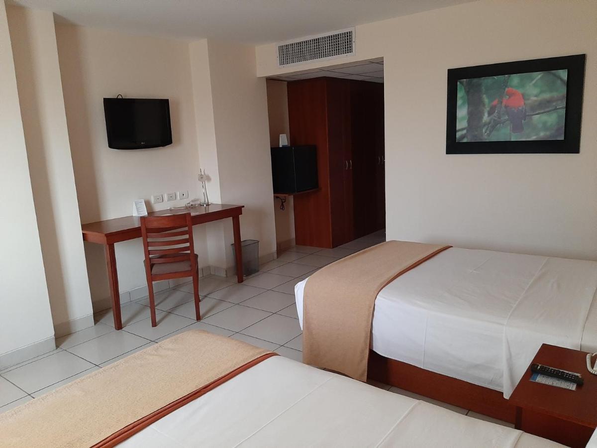 Wyndham Costa Del Sol Пукальпа Экстерьер фото